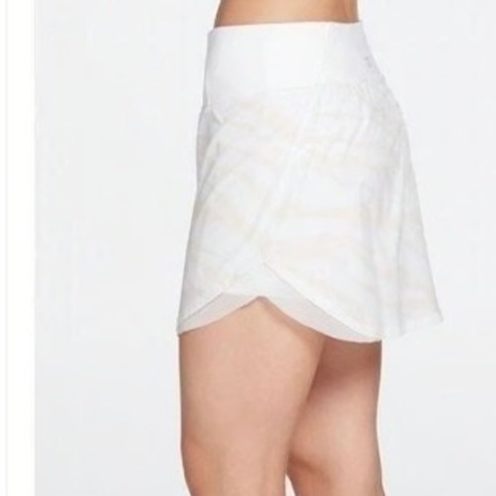 CALIA by Carrie Underwood Skort Athletic Tulip Hem White Zebra Print - Picture 2 of 10